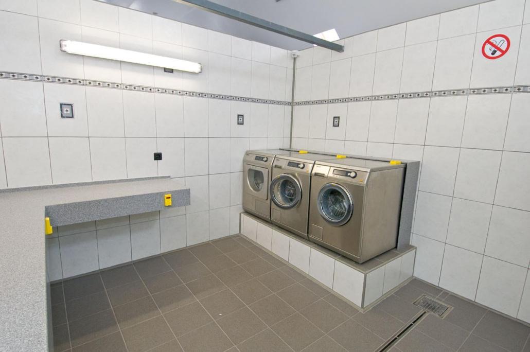 Camping De Binnenvaart Superior Chalet Aan de Wolfsberg エクステリア 写真