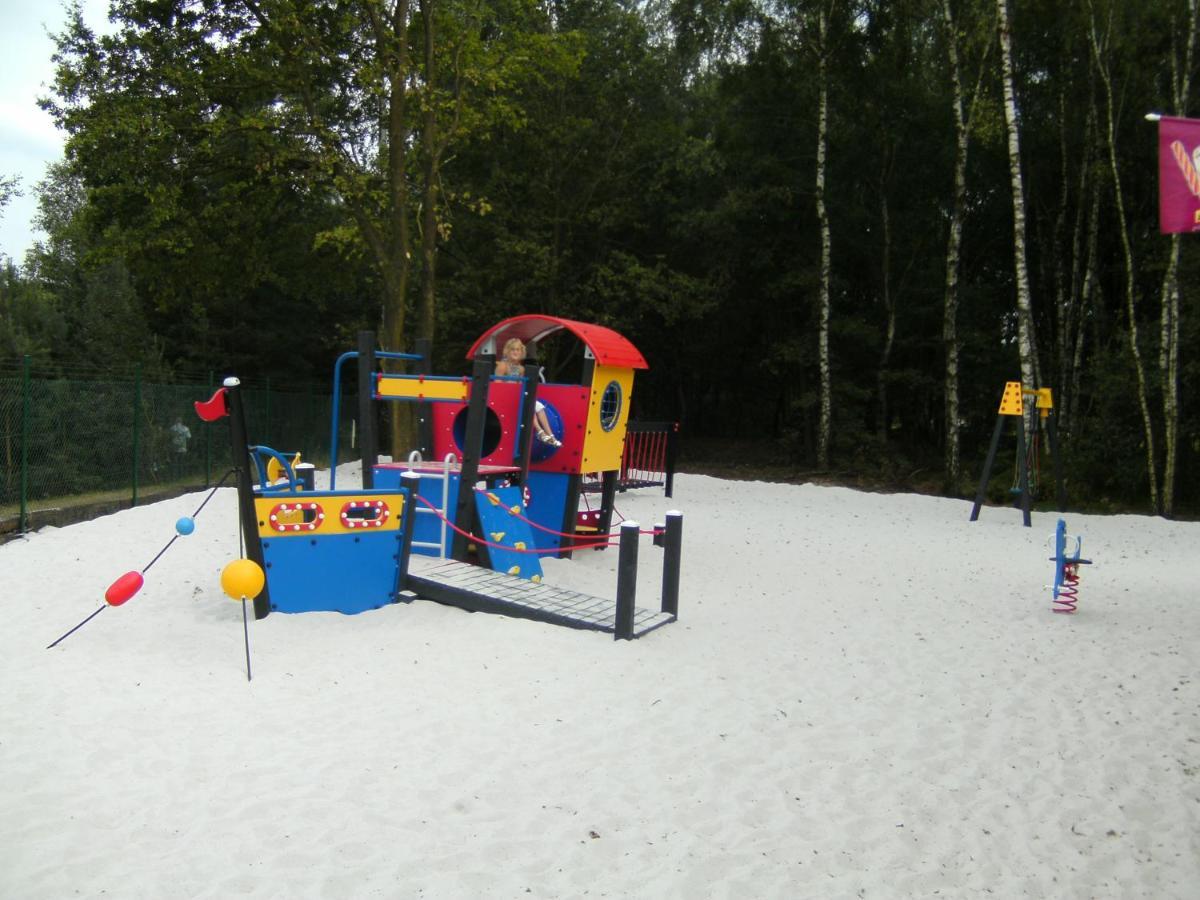Camping De Binnenvaart Superior Chalet Aan de Wolfsberg エクステリア 写真
